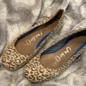 Toms leopard brown tan shoes good cond women’s 9